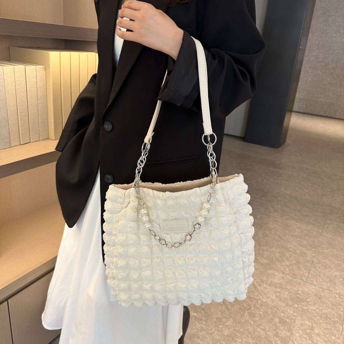 Bubble Textured Tote Bag - The Ruffled Bull Boutique